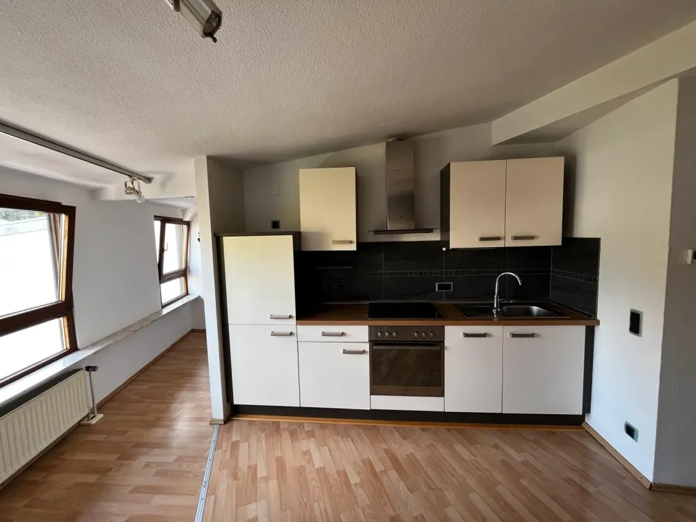 Charmante 2-Zimmer-Wohnung in zentraler Lage, Einbauküche inkl.
