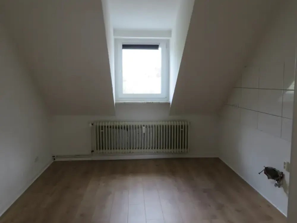 Charmante Dachgeschosswohnung in Duisburg Großenbaum