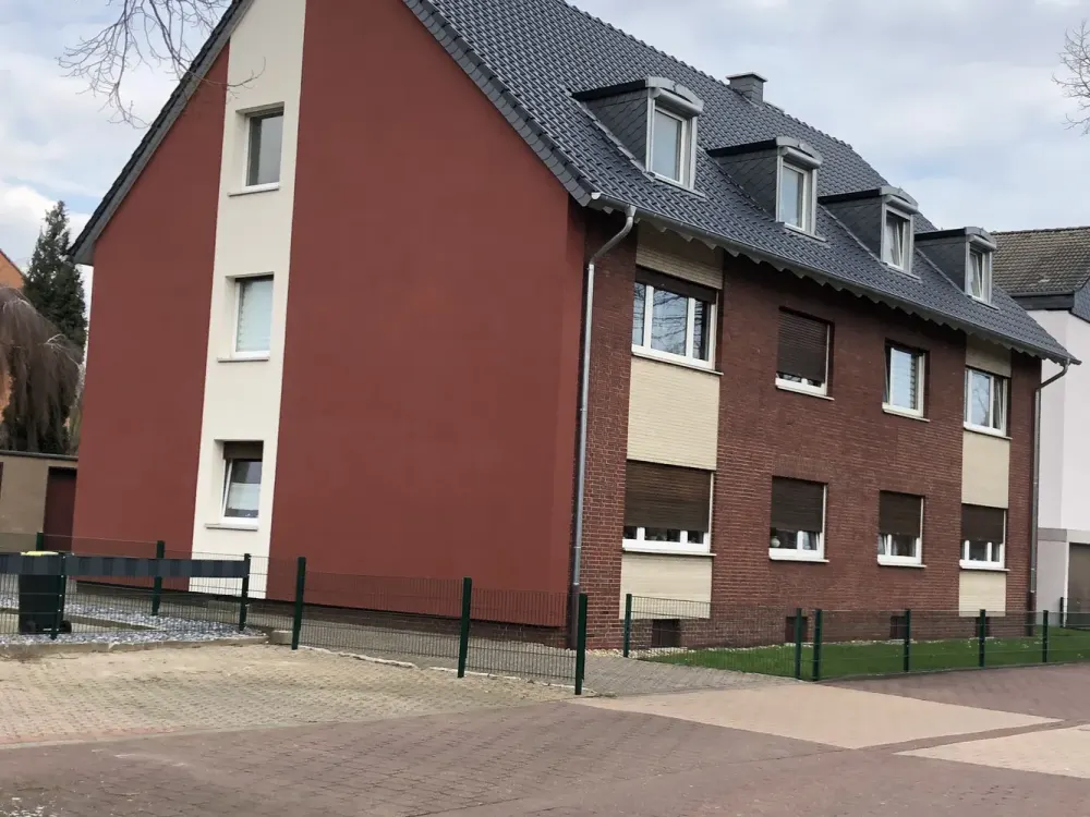 Wohnung in verkehrsberuhigter Lage in Stadtnähe im DG ohne Balkon