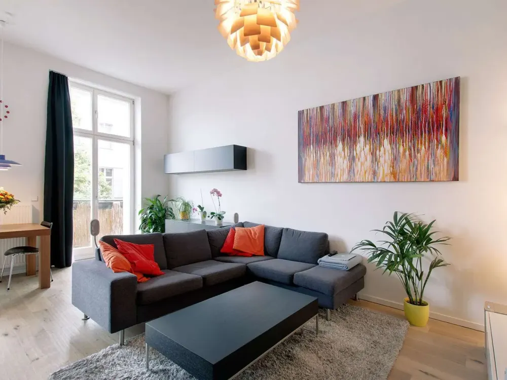 Stilvolle 2-Zimmer-Wohnung mit 2 Balkonen in Mitte