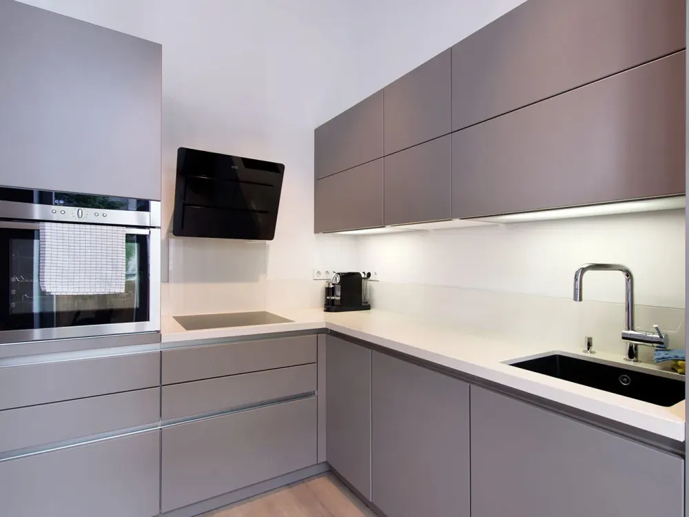 Stilvolle 2-Zimmer-Wohnung mit 2 Balkonen in Mitte