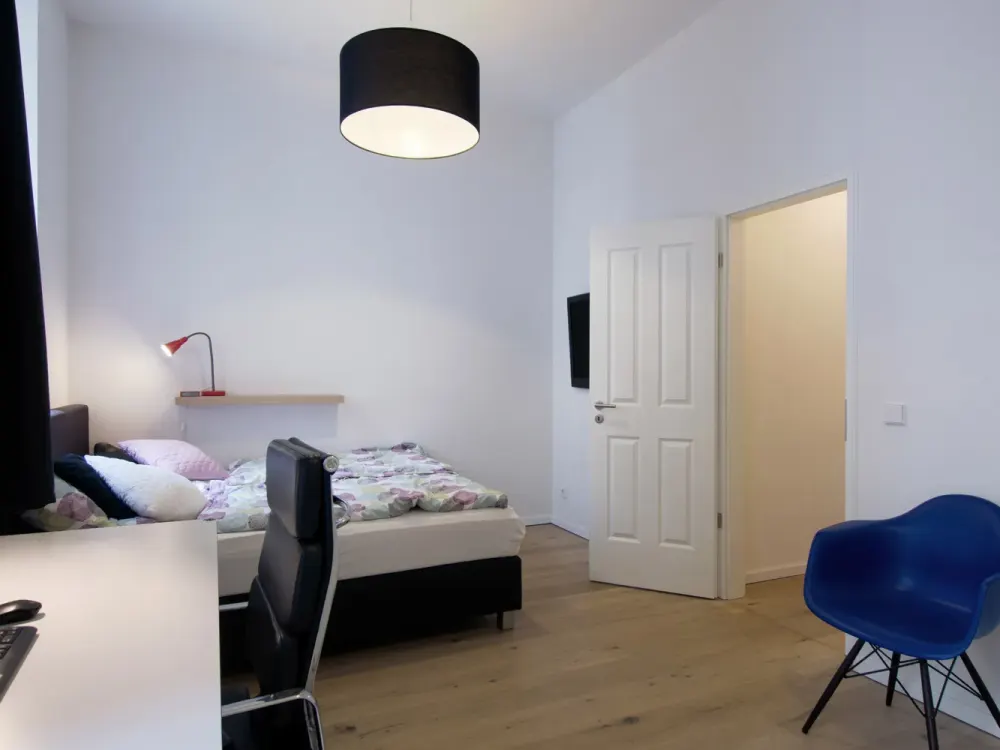 Stilvolle 2-Zimmer-Wohnung mit 2 Balkonen in Mitte