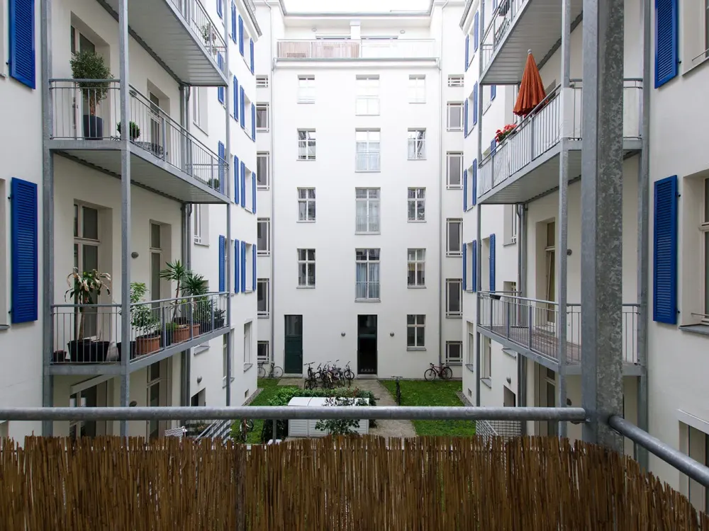 Stilvolle 2-Zimmer-Wohnung mit 2 Balkonen in Mitte