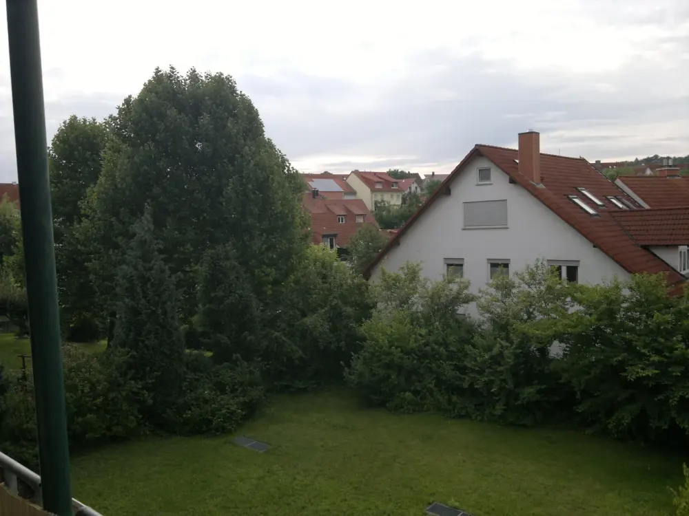 Well-maintained apartment with three rooms, balcony, and fitted kitchen in Bruchsal
