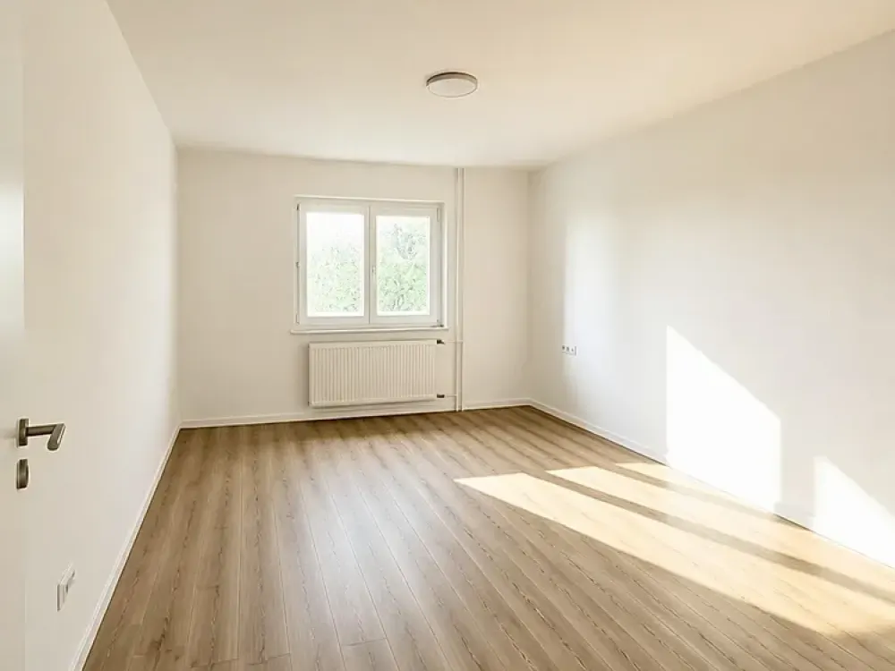 Erstbezug nach Sanierung: Helle 3-Zimmer-Wohnung mit drei Balkonen in Weilimdorf