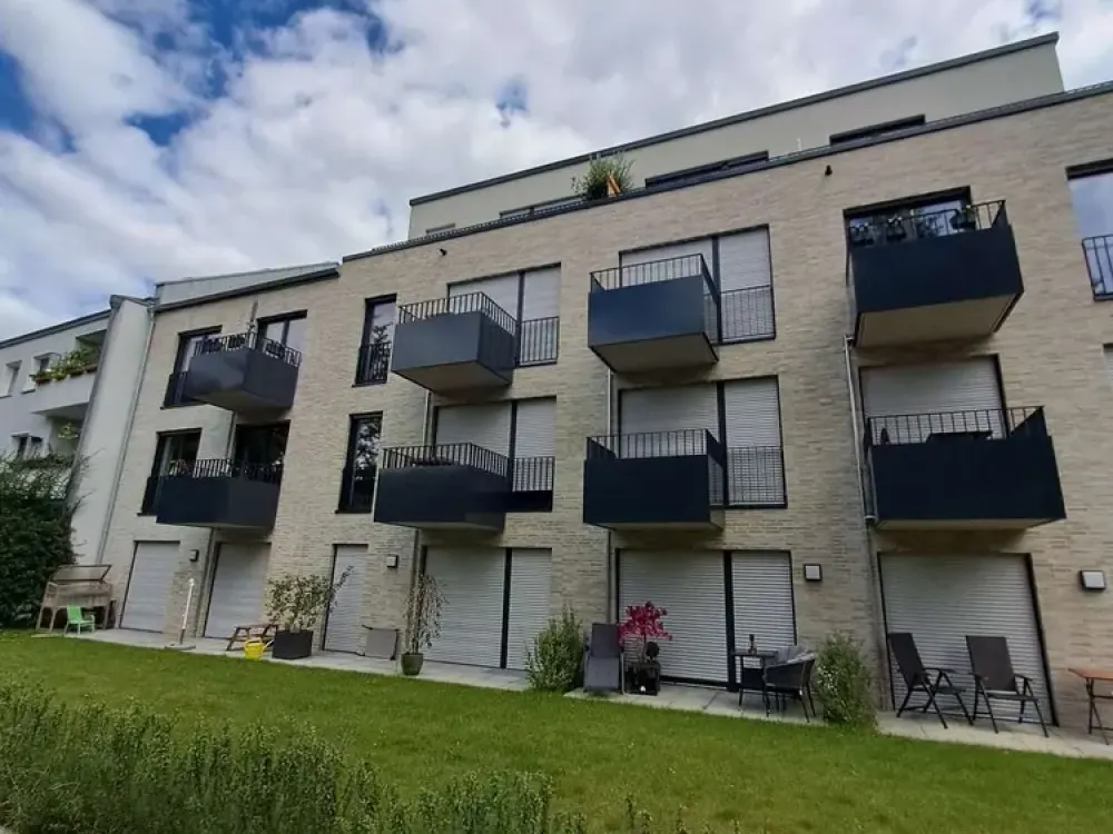 Neugründung einer 3er WG? 4 Zimmer Wohnung mit Garten!