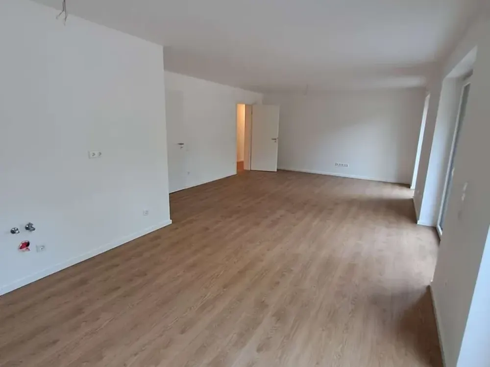 Neugründung einer 3er WG? 4 Zimmer Wohnung mit Garten!