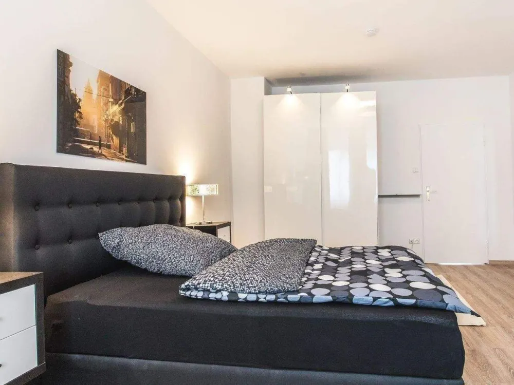 Ab Sofort - modern möbliertes Zimmer in 3er WG - top Lage Ostend - fußläufig zur EZB