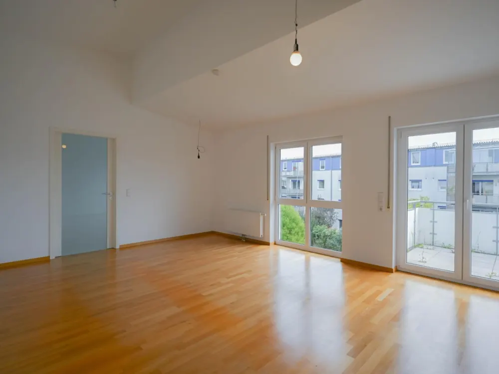 3-Zimmer-Wohnung in Pattonville mit Balkon & Garage