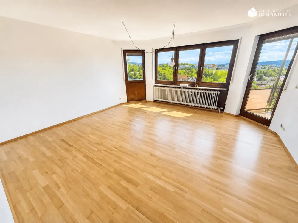 Top Lage mit fantastischer Aussicht: 4-Zi. * 87 qm * neue EBK * Balkon * Pkw-Stpl. (Bad Cannstatt)