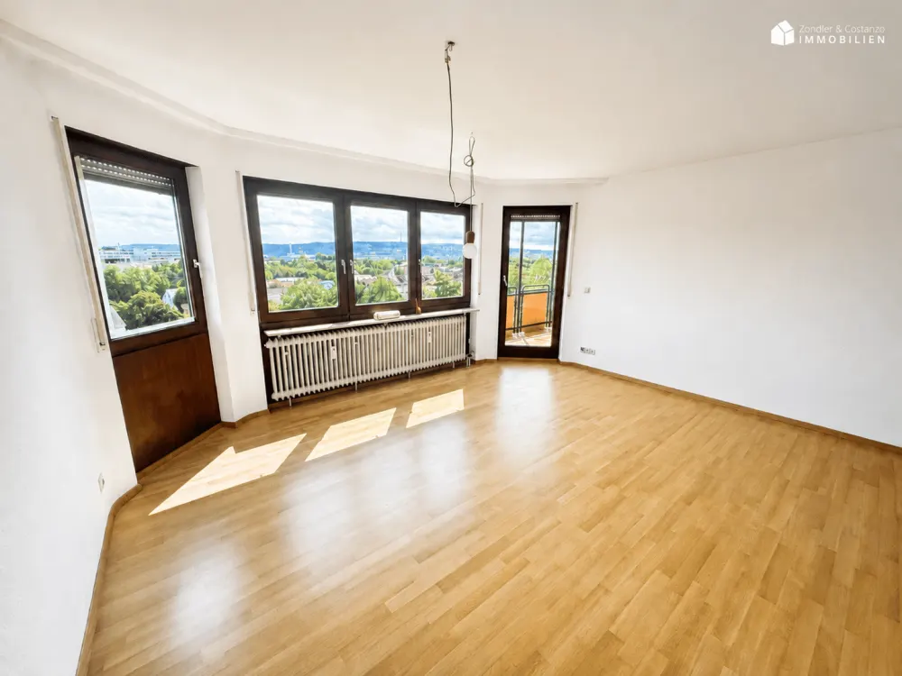 Top Lage mit fantastischer Aussicht: 4-Zi. * 87 qm * neue EBK * Balkon * Pkw-Stpl. (Bad Cannstatt)