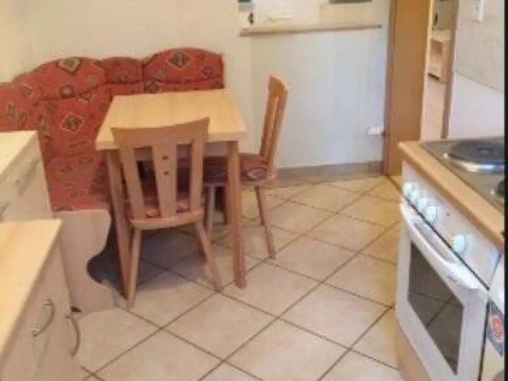 schöne komplett möblierte Einzimmerwohnung