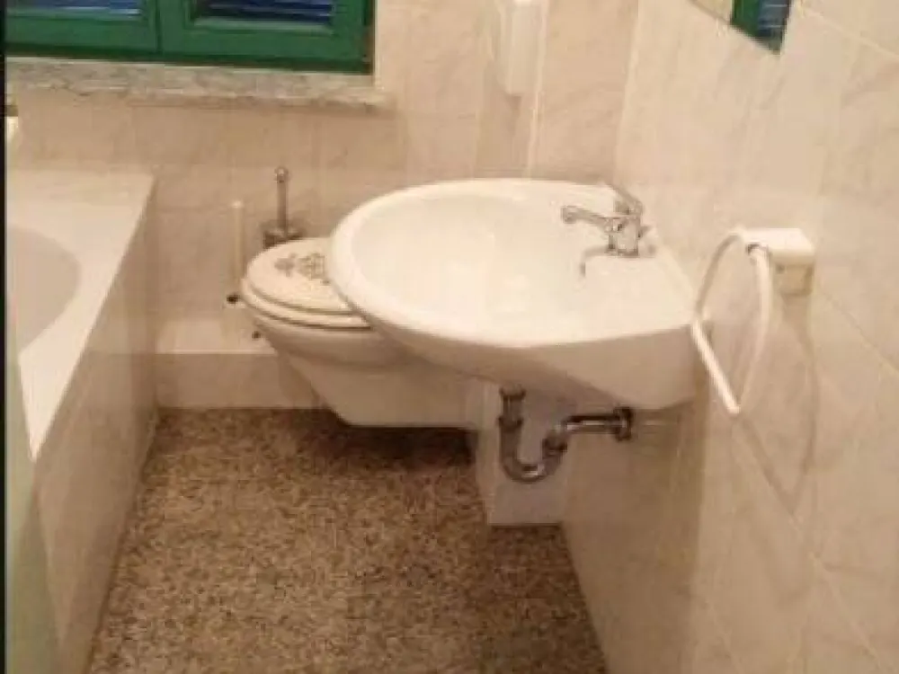 schöne komplett möblierte Einzimmerwohnung