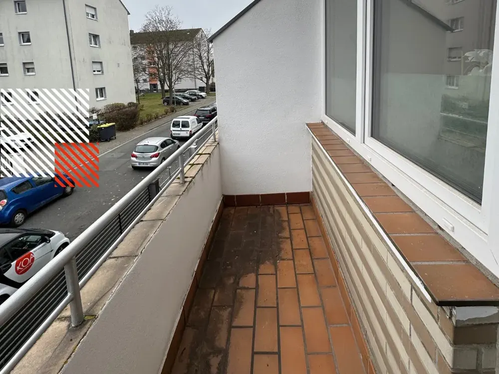 1 Zimmer mit Balkon und eigenem Bad!