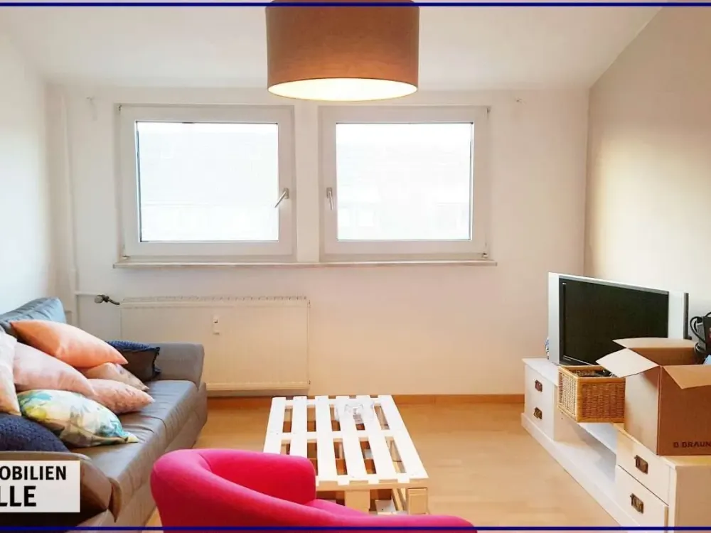 Schöne 2 Zimmer Dachgeschosswohnung im Zooviertel zu vermieten.