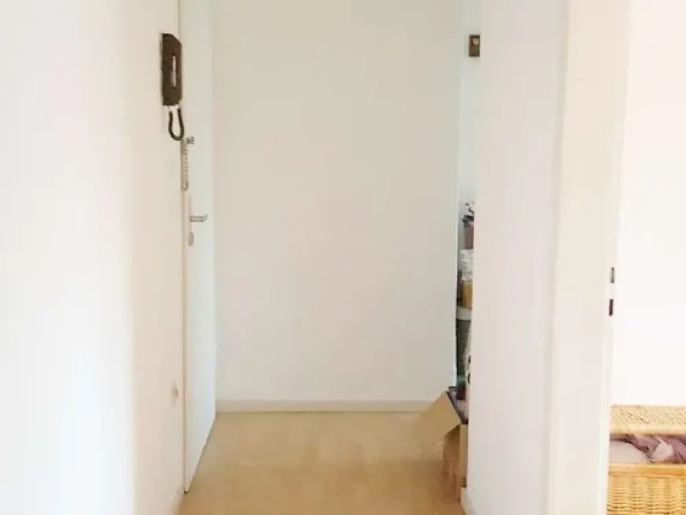 Schöne 2 Zimmer Dachgeschosswohnung im Zooviertel zu vermieten.