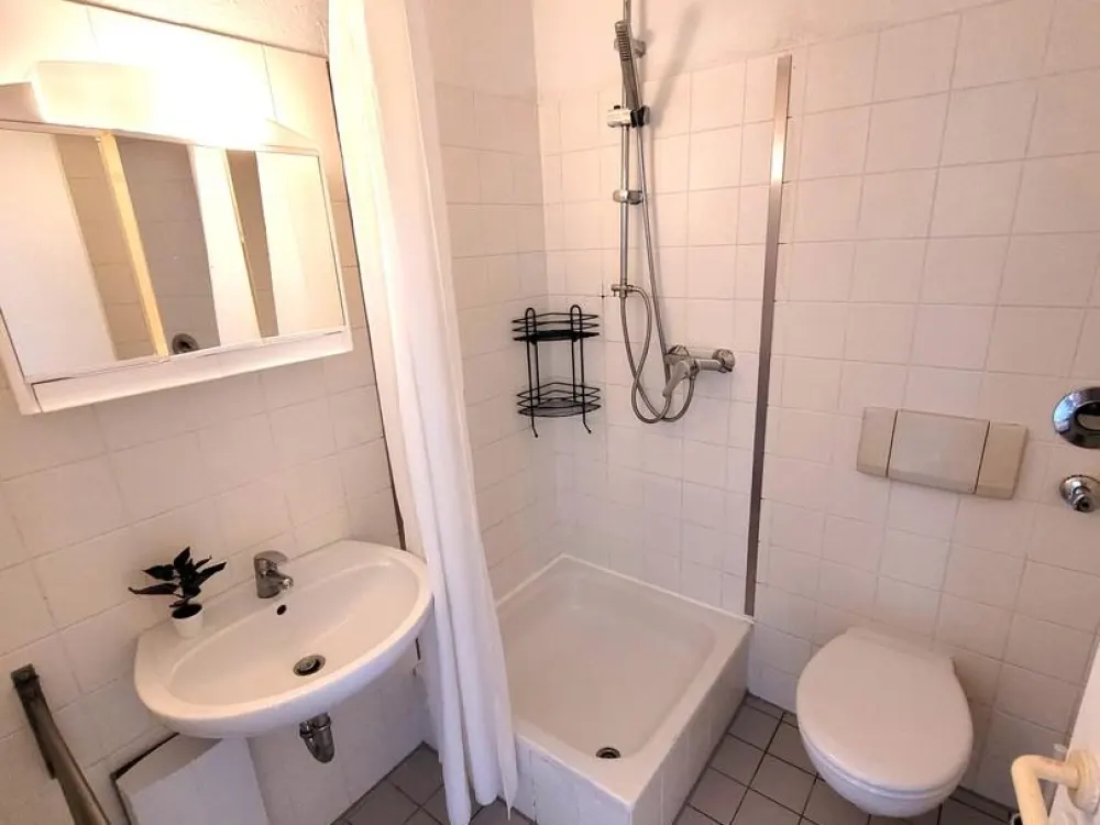 All-Inclusive Pendler/Studentenwohnung mit Internet und Stellplatz