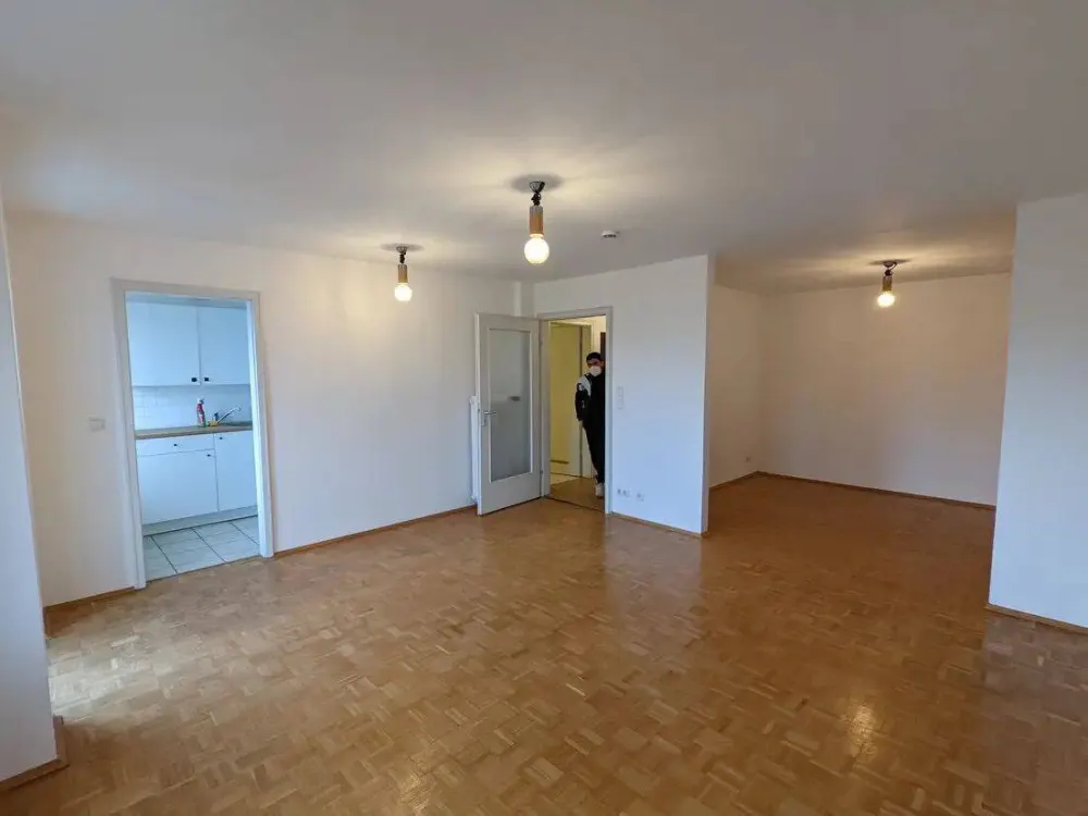 * 1,5 Zimmer * Balkon * direkt am Westpark