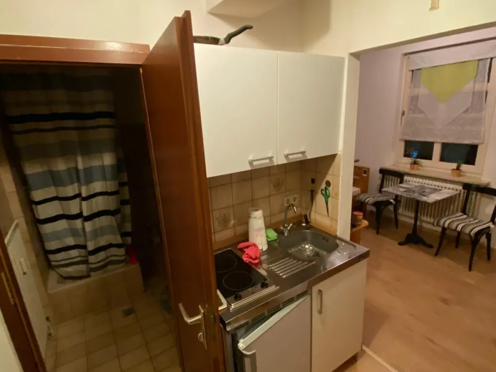 Vollmöblierte, 1 Zimmerwohnung inklusive Strom