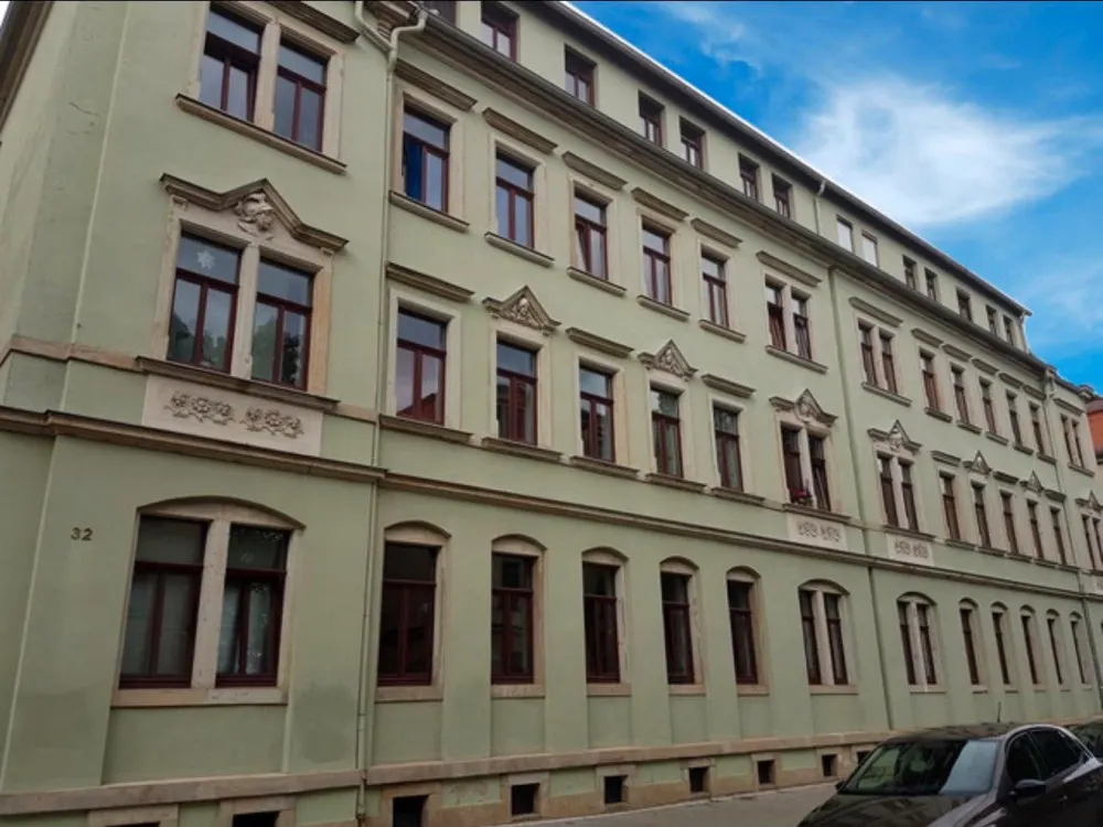 Schöne helle 2 Raumwohnung, EBK,teilmöbliert,Balkon von privat