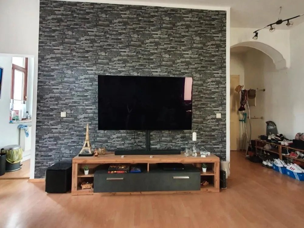 Schöne helle 2 Raumwohnung, EBK,teilmöbliert,Balkon von privat
