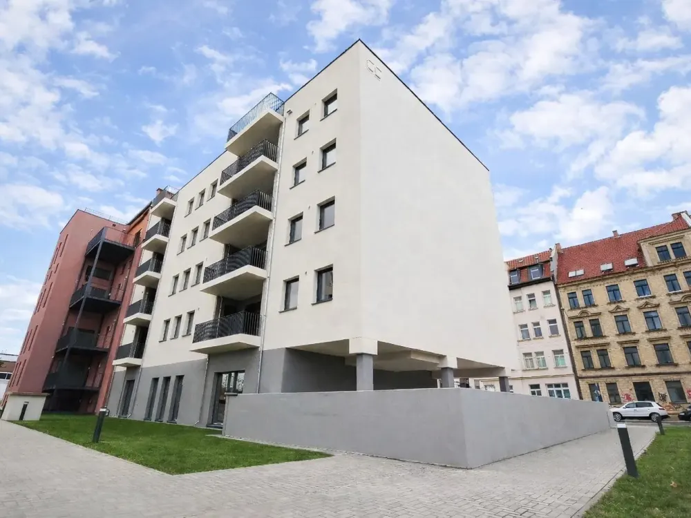 Moderne 5-Zimmer-Wohnung mit Balkon und EBK in Plagwitz