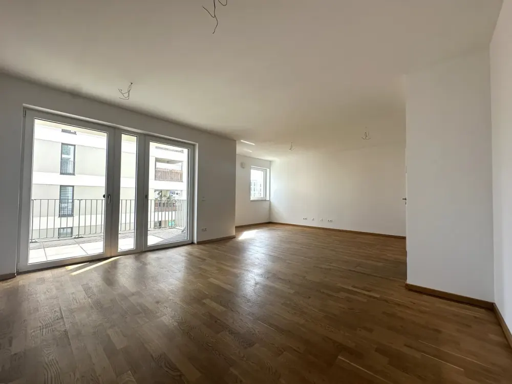 Moderne 5-Zimmer-Wohnung mit Balkon und EBK in Plagwitz