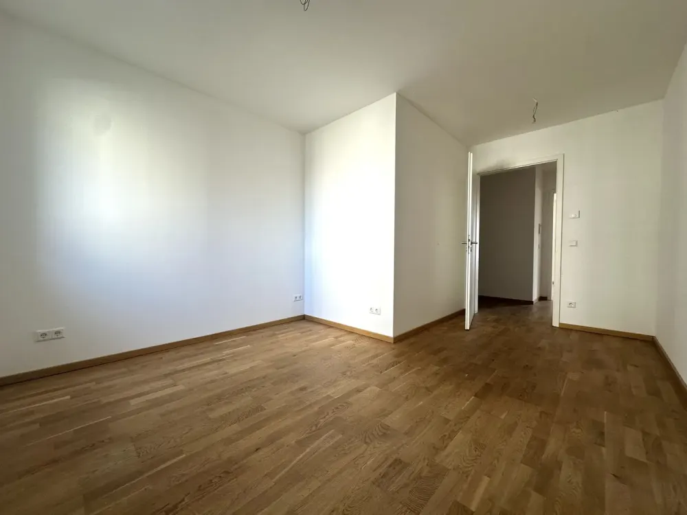 Moderne 5-Zimmer-Wohnung mit Balkon und EBK in Plagwitz