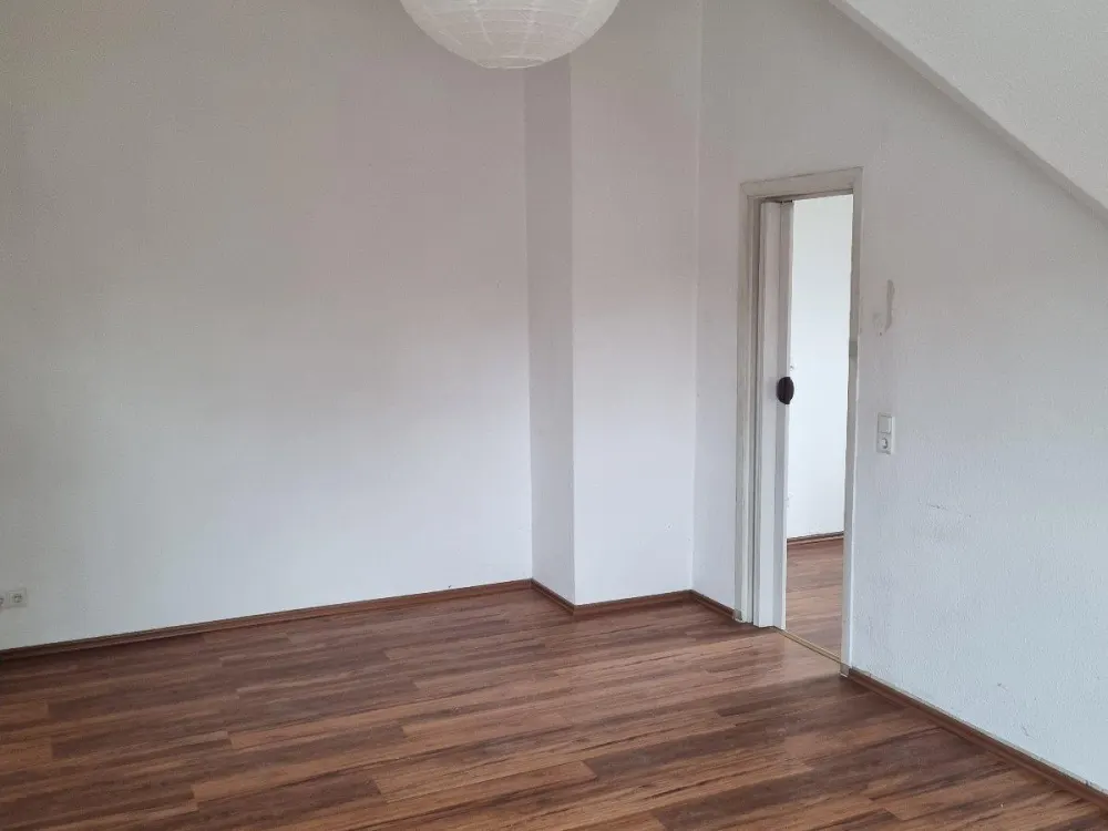 Charmante 2-Raum Dachgeschosswohnung in Naunhof, ab 01.10.2026
