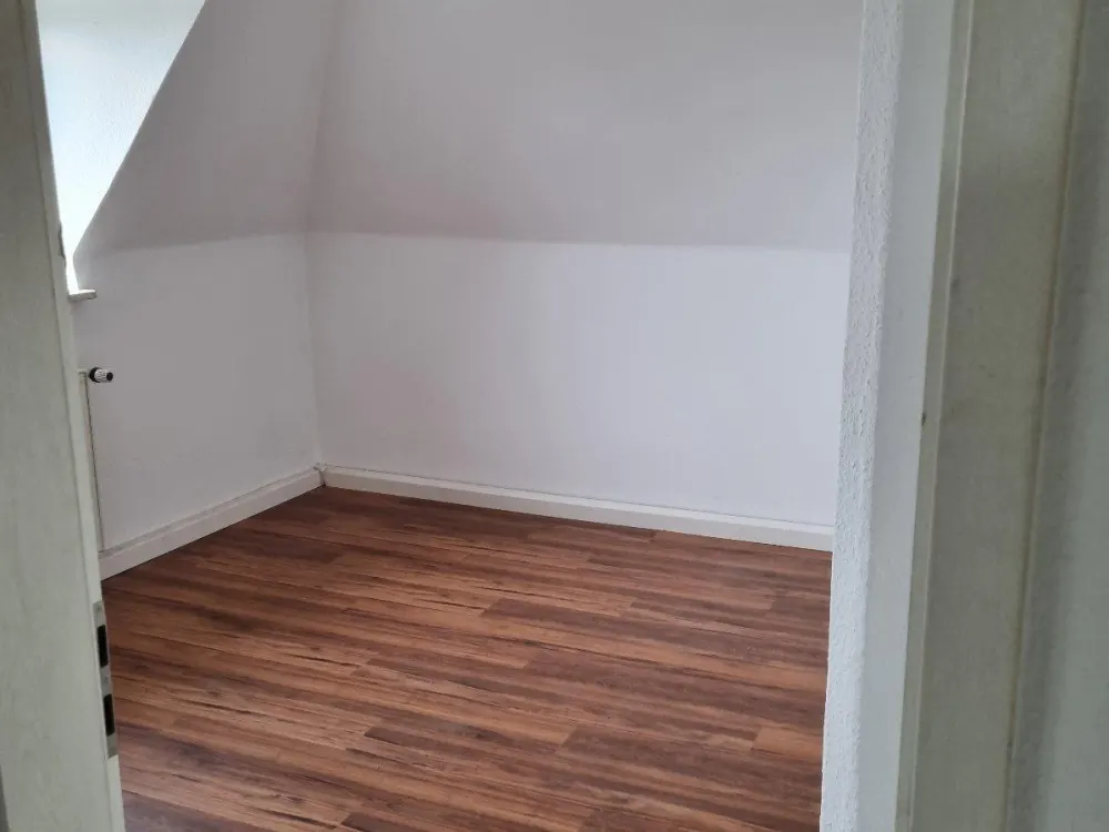 Charmante 2-Raum Dachgeschosswohnung in Naunhof, ab 01.10.2026
