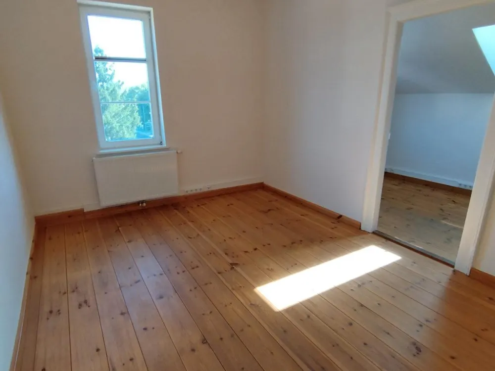 Großzügige 4,5-Zimmer-Dachgeschosswohnung mit Balkon