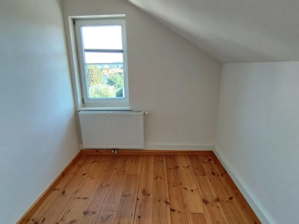 Großzügige 4,5-Zimmer-Dachgeschosswohnung mit Balkon