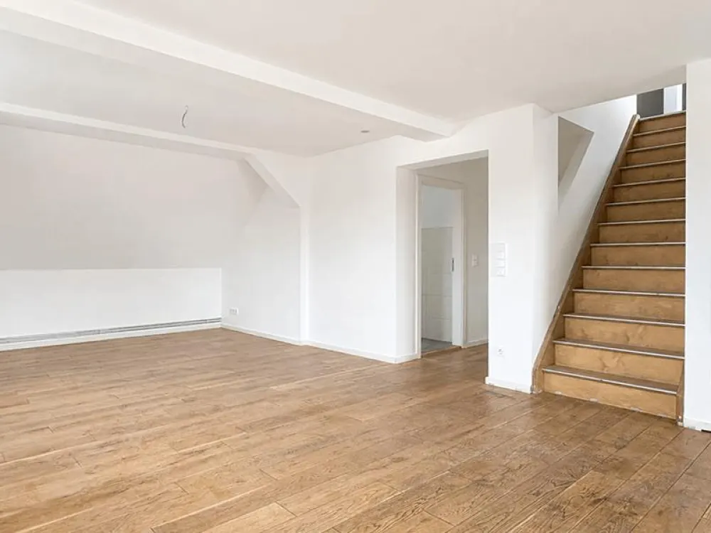 Moderne 3 Zimmer Maisonettewohnung mit Dachterrasse