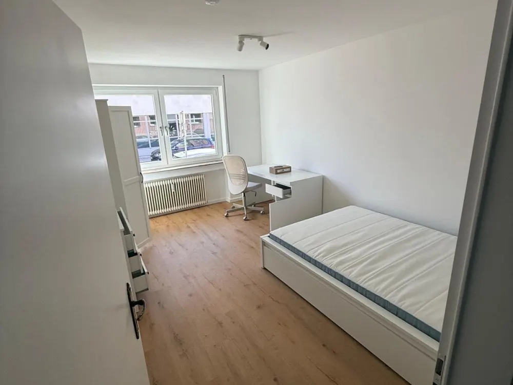 22 qm Zimmer in Studenten 3er-WG Nürnberg mit Balkon zu vermieten