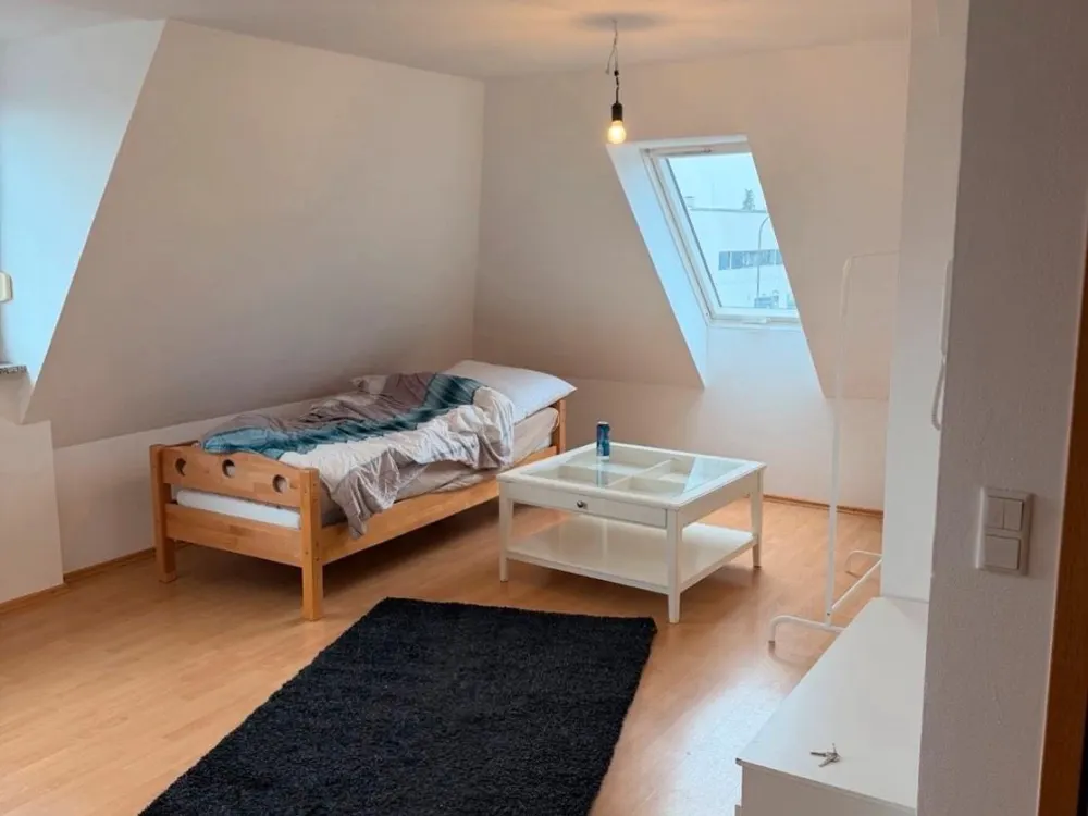 1-Zimmer-Dachgeschosswohnung in München