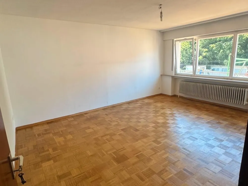 Familienfreundliche 4,5-Zimmer-Wohnung mit Balkon in Stuttgart
