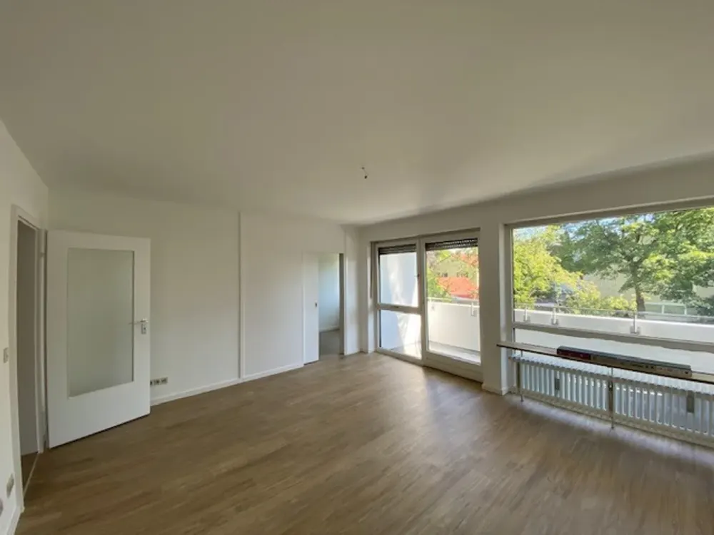 *Attraktive 3-Zimmer-Wohnung mit Balkon in ruhiger Bestlage nahe Nymphenburg*