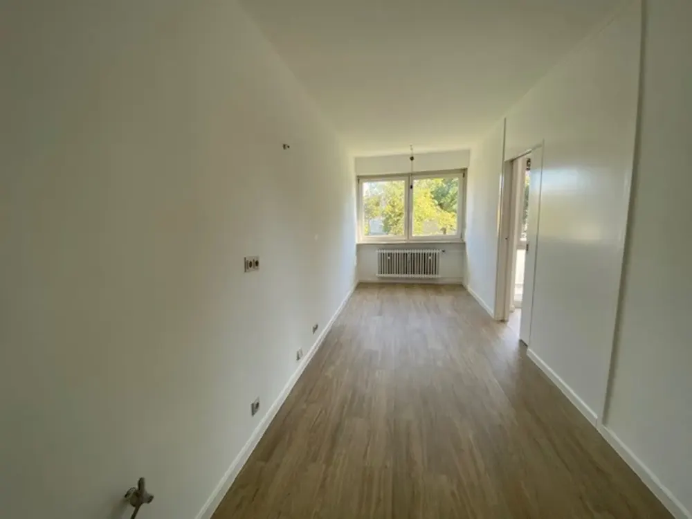 *Attraktive 3-Zimmer-Wohnung mit Balkon in ruhiger Bestlage nahe Nymphenburg*