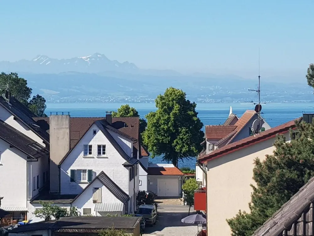 3-Zimmer Wohnung in Traumlage mit Küche und Terrasse