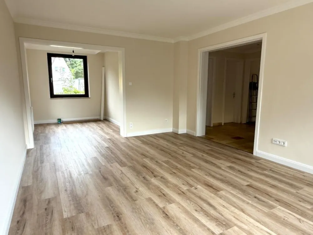 Terrassenwohnung im 2-Familienhaus