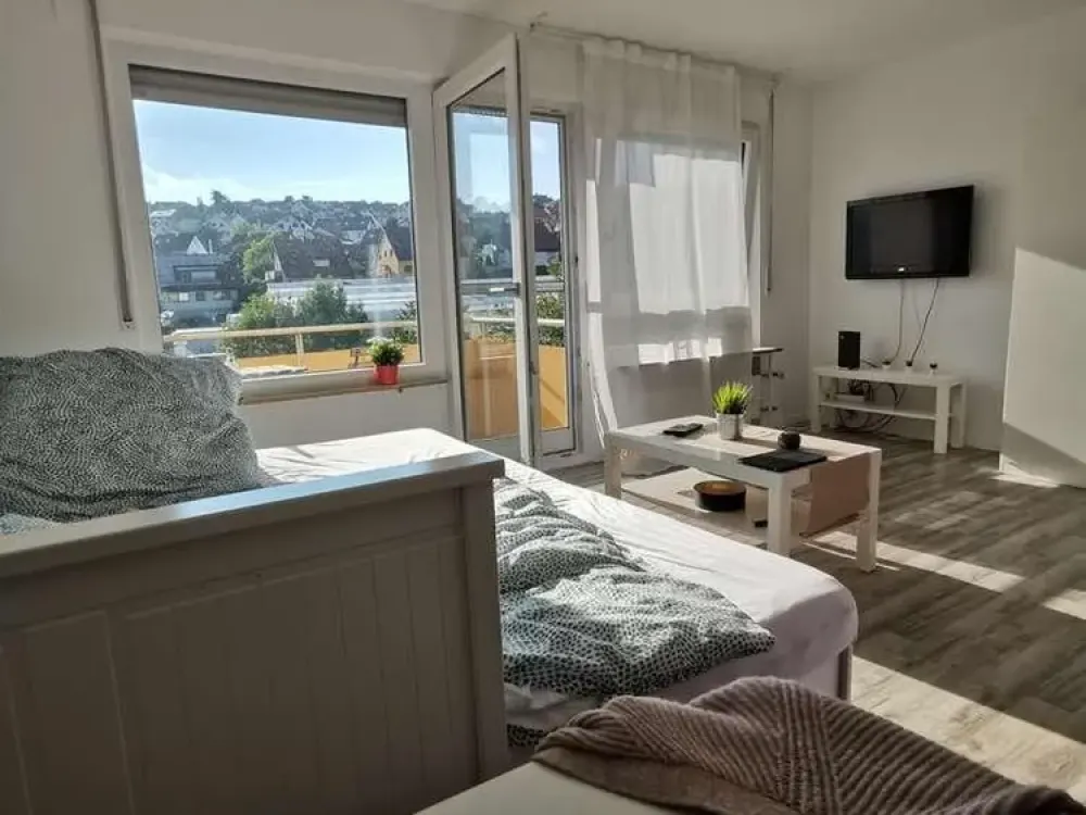 1 Zimmer Wohnung - Renoviert und liebevoll eingerichtet