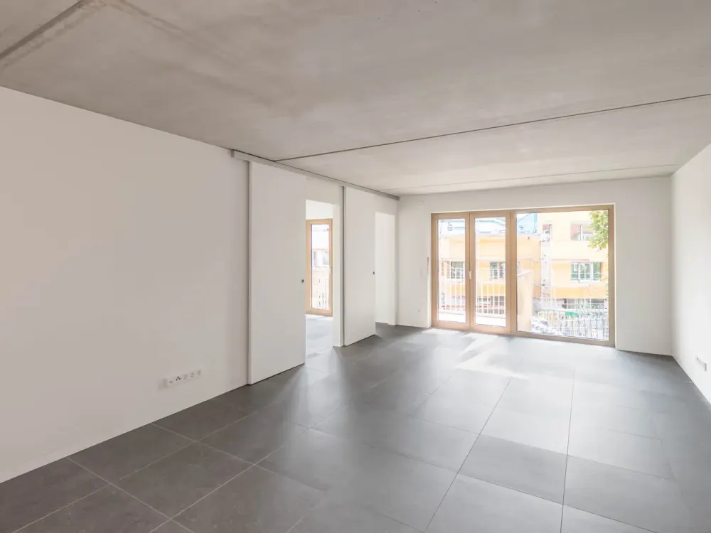 2-Room Apartment: Living with a Wide View