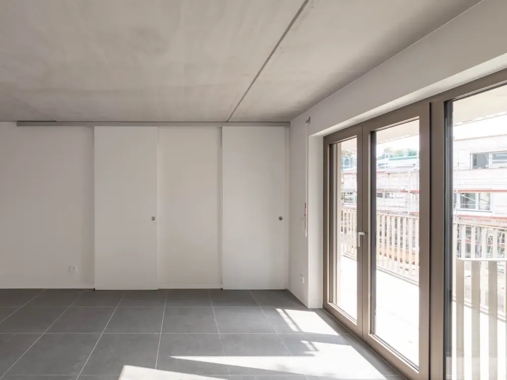 2-Room Apartment: Living with a Wide View