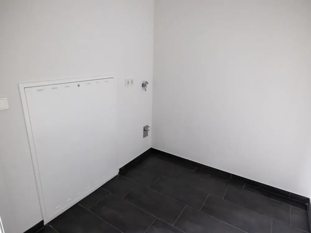 *** NEUBAU ERSTBEZUG - PENTHOUSE in der CITY - KfW40 - PERSONENAUFZUG - große DACHTERRASSE ***