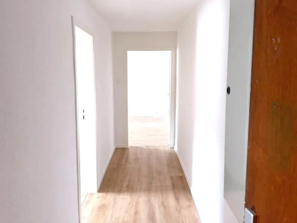 Frisch gemacht für Ihren Einzug / Freshly prepared for your move-in.