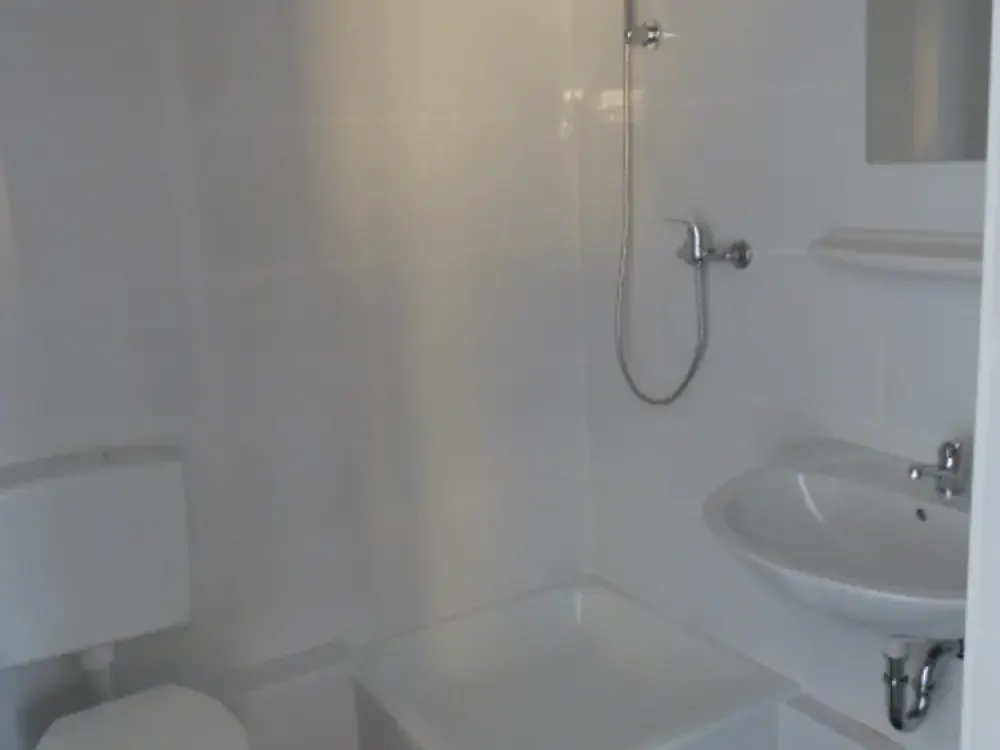 Small, but really fine. LIVING in a quiet cul-de-sac, also perfect as a second home, TOP