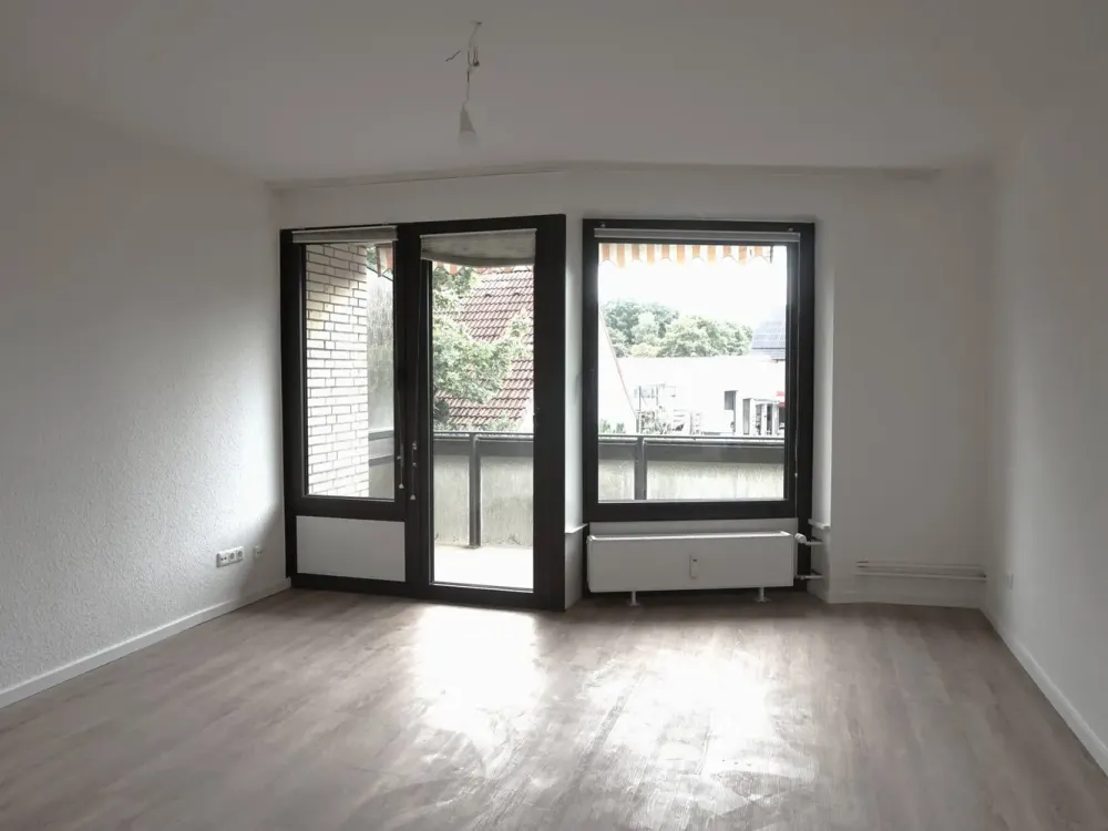 Modernisierte/renovierte 2-Zi-Wohnung mit Balkon in Schenefeld! | GLADIGAU