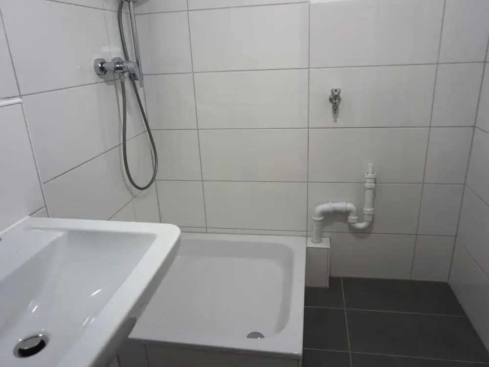 Modernisierte/renovierte 2-Zi-Wohnung mit Balkon in Schenefeld! | GLADIGAU