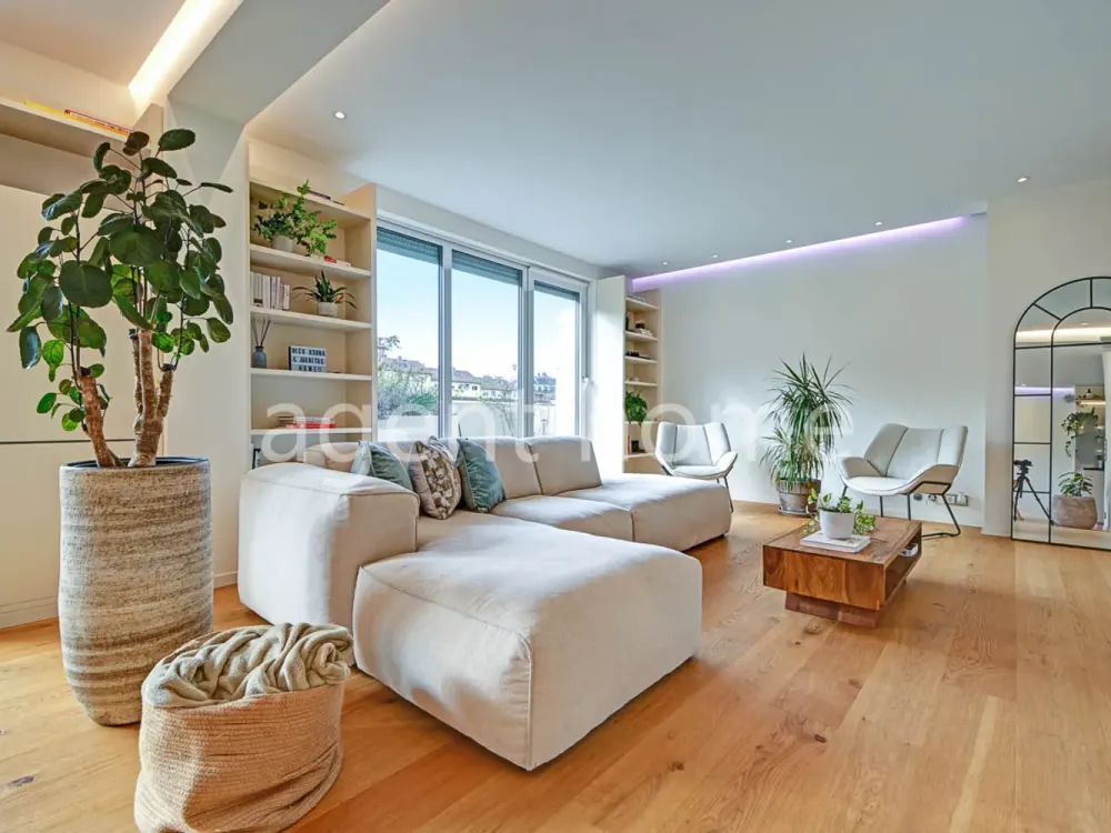 MÖBLIERT - WOHNTRAUM IM WESTEN - Tolle Penthousewohnung mit Balkon