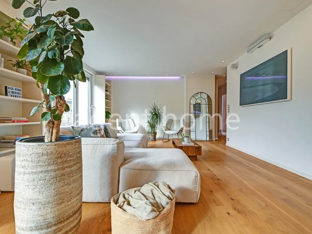 MÖBLIERT - WOHNTRAUM IM WESTEN - Tolle Penthousewohnung mit Balkon
